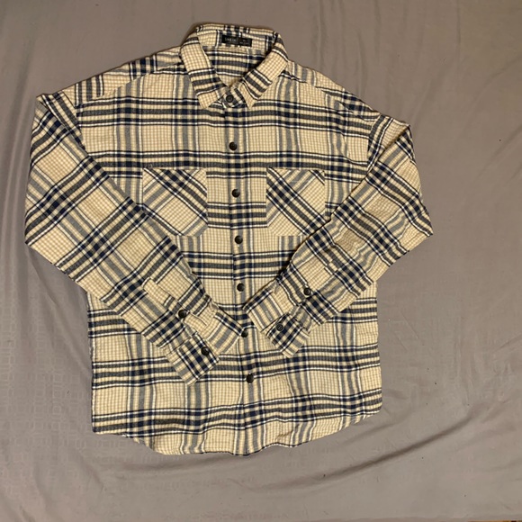 Casual Button-up Shirt - Picture 1 of 3
